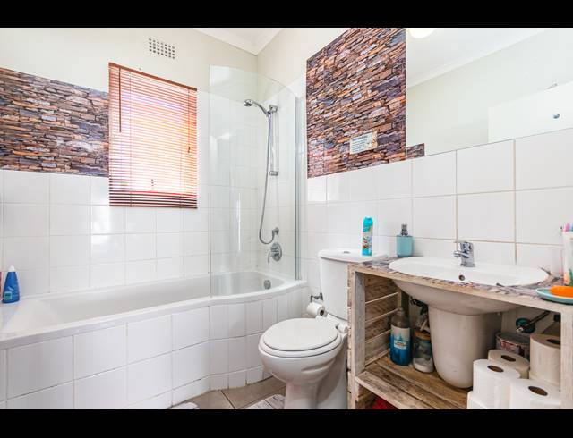 2 BEDROOM HOUSE TO LET IN RIVERGATE